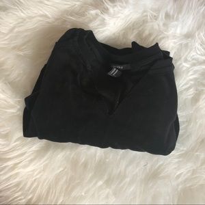 Vneck black cropped sweater